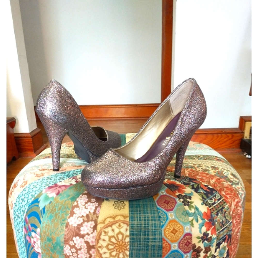 MADDEN GIRL Grey Sparkle Heels, size 7